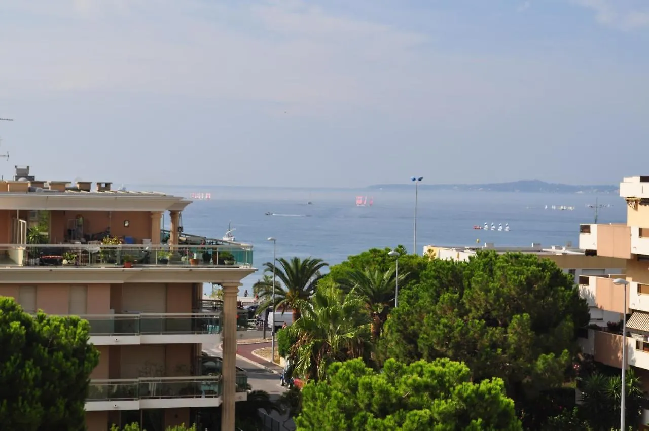 Inter-Residences Heliotel Marine Saint-Laurent-du-Var 0*,