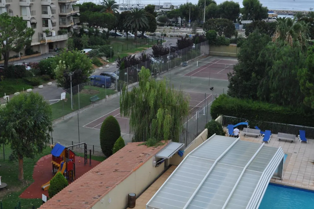 Inter-Residences Heliotel Marine Saint-Laurent-du-Var